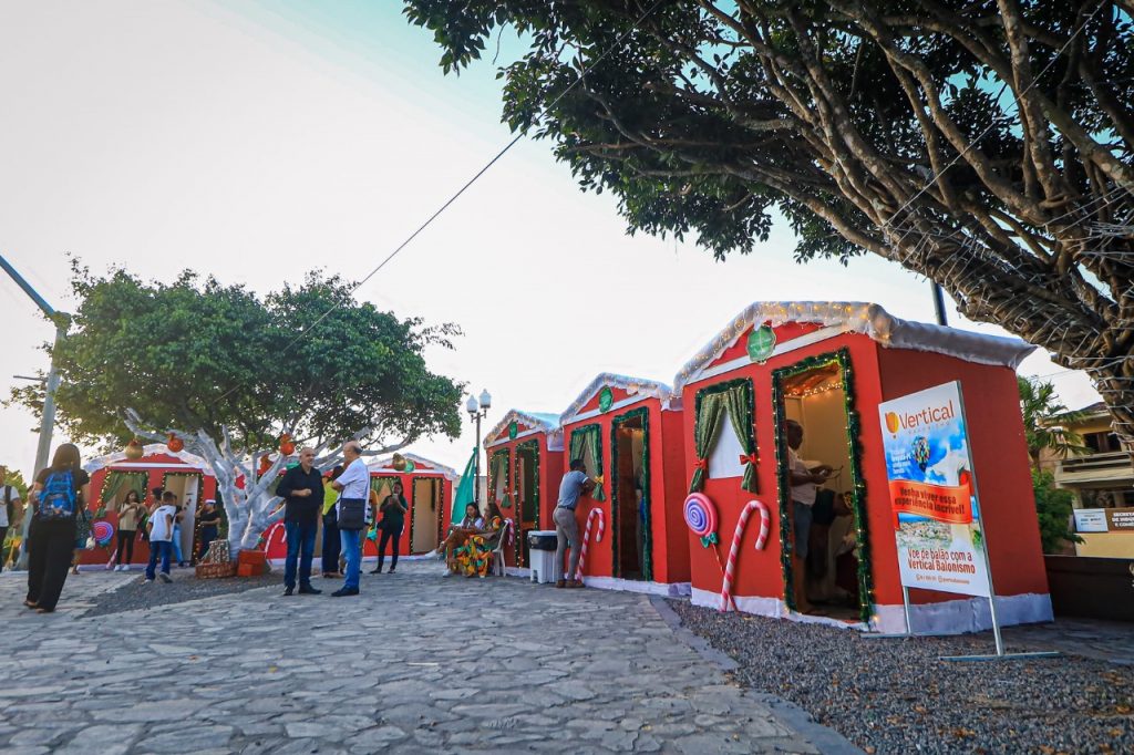 CENÁRIO VILA NATALINA - NOEL NO BALÃO